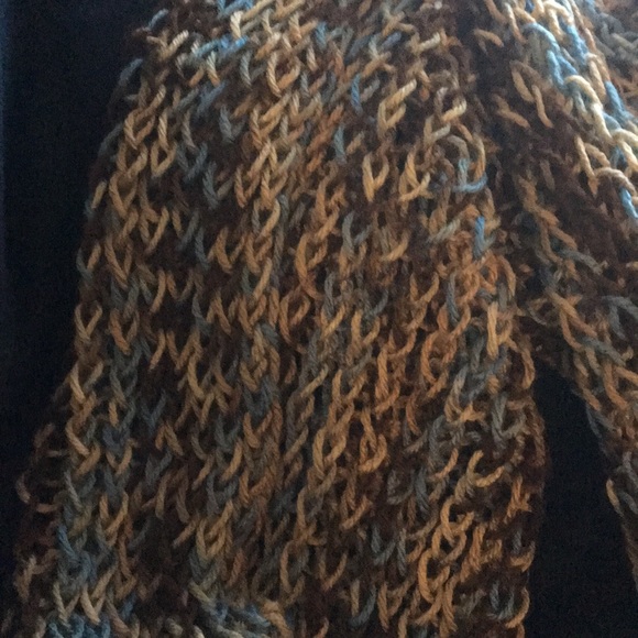 Scarf and hat (handmade) - Picture 4 of 4